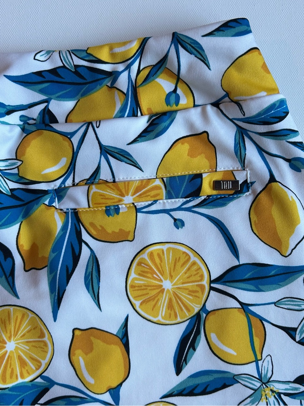 Tail Activewear Sanders Lemon Blossom Pull-On Golf Skort Size Small - Picture 6 of 7